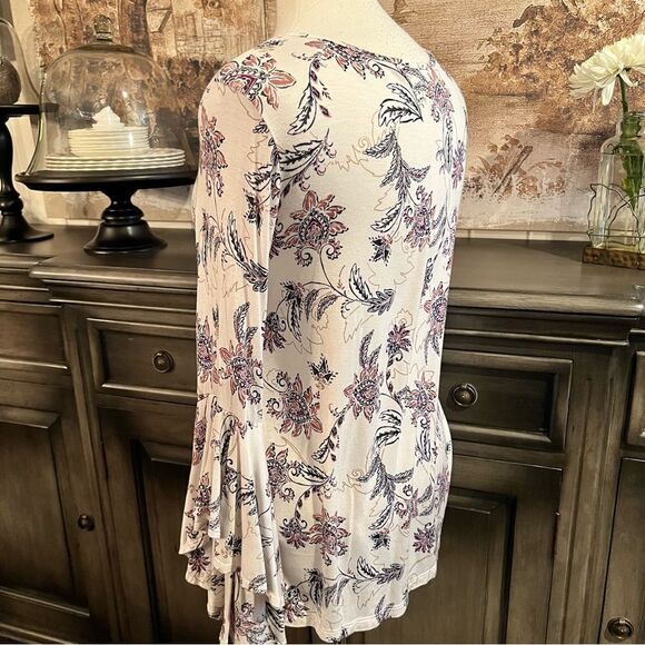EMELIA Floral Long Bell Sleeve Blouse size Large - Picture 4 of 8